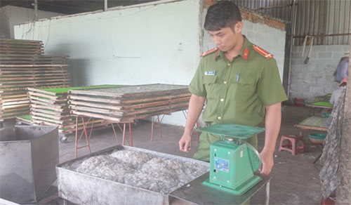 Bình Thuận: Bắt quả tang cơ sở ngâm hải sản vào hóa chất